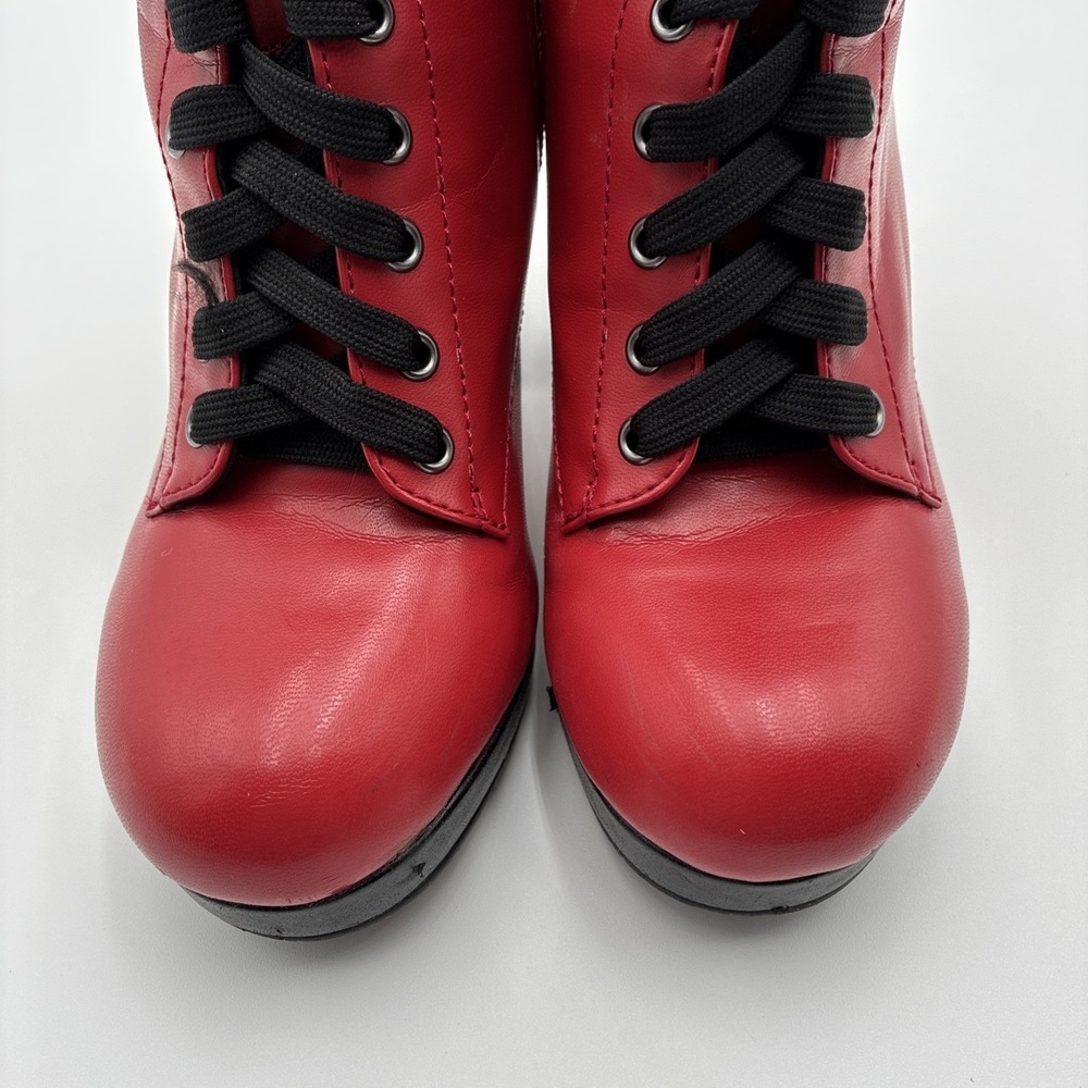 Hotel Transylvania Mavis Red Bat Wing Platform Boots FUN4051AD-6 Womens 6 - Picture 2 of 16